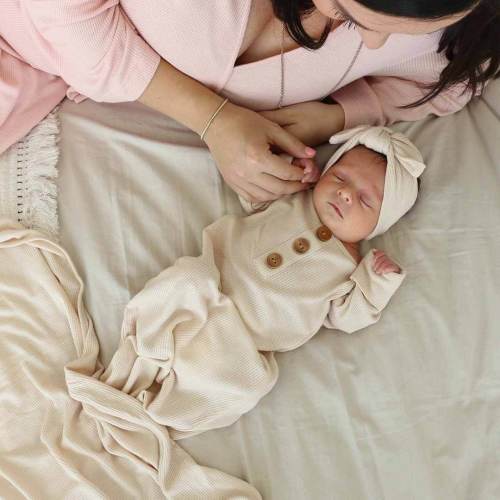 Oatmeal Waffle Bamboo Newborn Baby Knot Gown & Hat Set