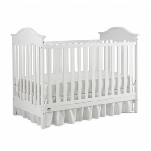 Fisher Price Charlotte Traditional Crib in Snow White