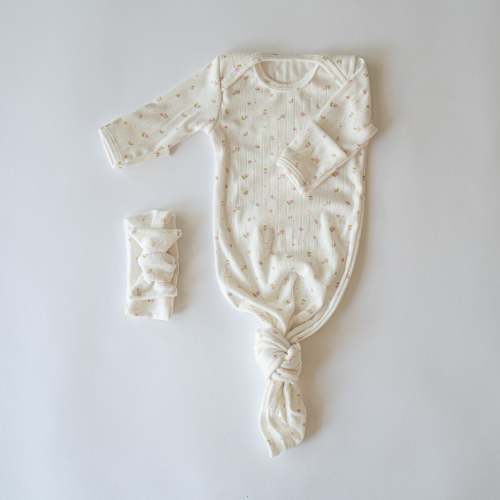 Sleeper and Bow in Petite Flora