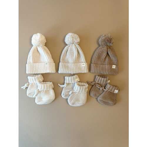 KNIT HAT + BOOTIES | Knit Baby Hat | Knit Baby Socks | Newborn Gift | Baby Shower Gift | Baby Sprinkle Gift | Nursery
