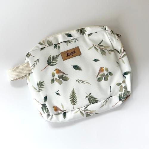 Kid Toiletry bag | Necessaire, kids necessaire, baby essentials, bags for kids, Travel accessories, maternity essentials, toiletry bag