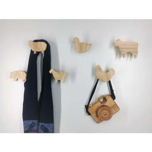 Farm animal wall hooks, set of 6 coat hooks, farm theme décor, solid oak wood, nursery hallway hooks, chicken, duck, pig, goat, sheep, cow