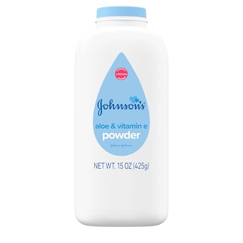 Johnson's Baby Powder, Naturally Derived Cornstarch with Aloe & Vitamin E for Delicate Skin, Hypoallergenic and Free of Parabens, Phthalates, and Dyes for Gentle Baby Skin Care, 15 oz