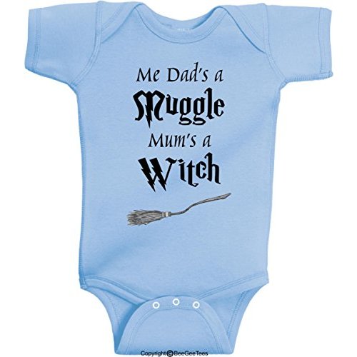 BeeGeeTees Me Dad's A Mug Mum's A Witch Funny Baby Cute Wizard Bodysuit