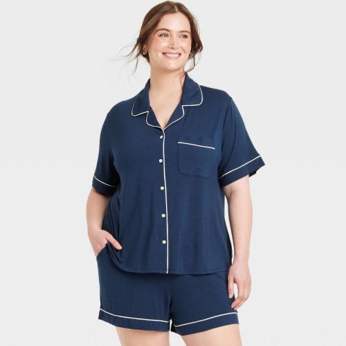 Women's Cloud Knit Short Sleeve Notch Collar Shirt and Shorts Pajama Set - Auden™