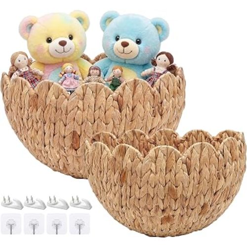 Scalloped Wicker Wall Baskets 2 Pack - Handwoven Hanging Rattan Storage Baskets for Wall Decor, Boho Front Door Basket & Farmhouse Bedroom Decoration (Natural)