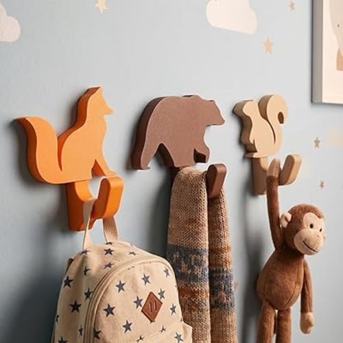 Yinkin 3 Pcs Animal Nursery Wall Hooks Wooden Animal Hangers Coat Rack Wall Mount Squirrel Bear Fox Shape for Nursery Home Decor Non-Toxic Wood Hanger Bathroom Towels Clothes Hanging