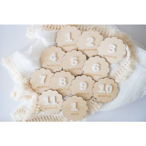 Scalloped Monthly Baby Milestone Discs, Wood Monthly Milestone Marker, Newborn Infant Month and Year Props, Baby Shower, Baby Gift