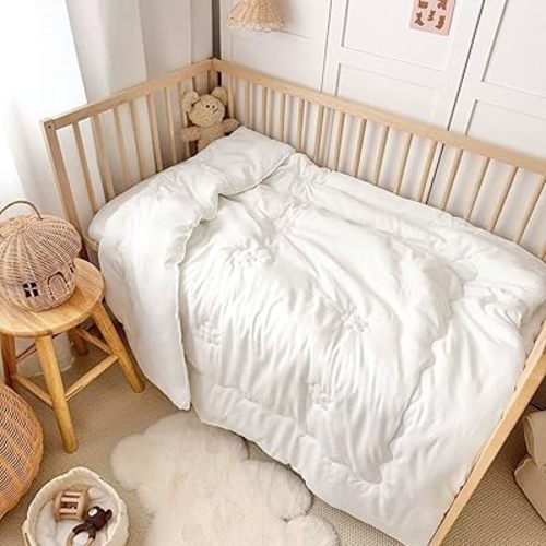 BuLuTu White Down Alternative Comforter for Crib Toddler Bed, Soft Breathable Quilted Blankets, Extra Warm Duvet Insert, Machine Washable, 47x59 Inch, Medium Weight Comforter, 1.9 Pounds