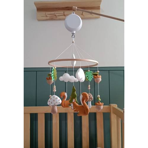 Baby Mobile, Handmade Forest Nursery Mobile with Squirrel, Cot Mobile, Nursery Decoration, Crib Mobile, Babyshower Gift