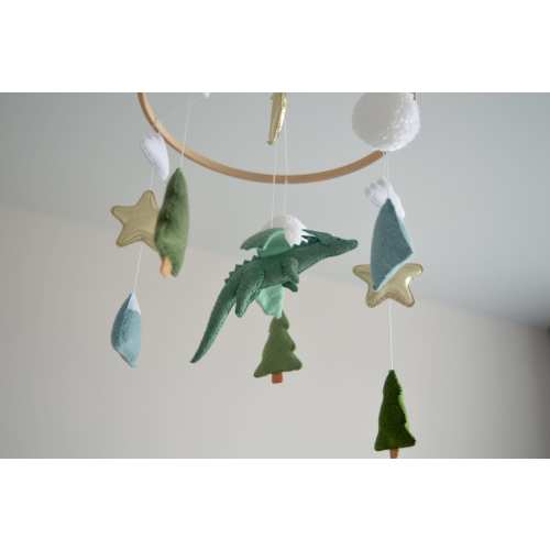 Fantasy mobile Nursery mobile Felt dragon Gender neutral Dragon mobile Baby shower gift Forest decor Woodland Majestic Hanging mobile Stars