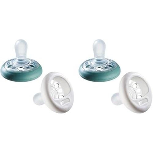 Tommee Tippee Breast-Like Pacifier, 0-6 Month Pack of 4 Pacifiers with Breast-Like Baglet, Symmetrical Design, and BPA Free