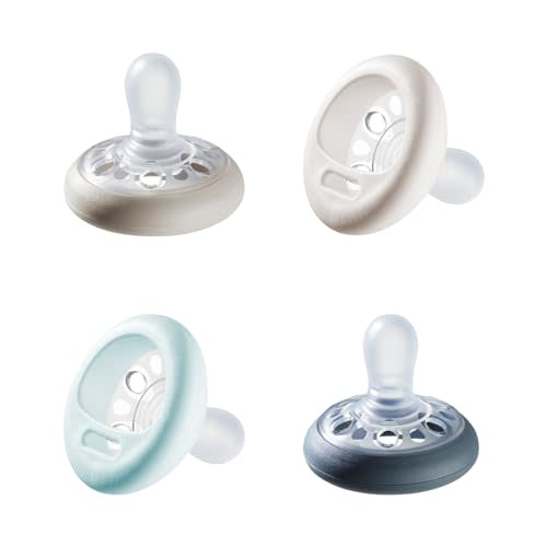 Tommee Tippee Breast-Like Pacifier, 0-6 Month Pack of 4 Pacifiers with Breast-Like baglet, Symmetrical Design, BPA Free