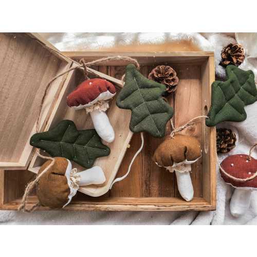 Linen Woodland Garland with Oak Leaves and Mushrooms, Forest Decor