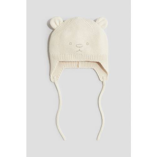 KNIT BEANIE WITH CHIN STRAP