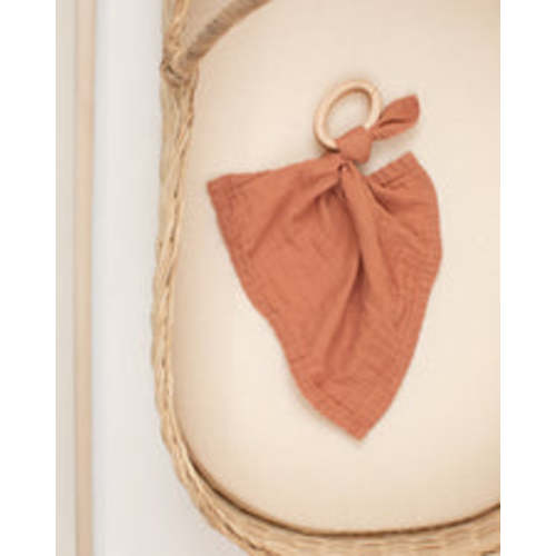 Organic Cotton Teether Lovie w/ Maple Ring – willaby