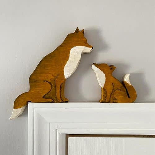 Fox Decor Door Corner, Mama and Baby Fox Door Topper Adorable Fox Shape Statue Door Corner Sculpture, Creative Wooden Art Figurine Ornament, Cute and Funny Fox Lover Gifts