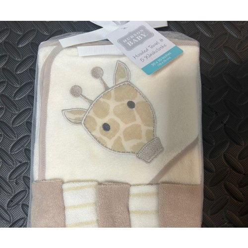Baby Vision - Hudson Baby Unisex Baby Hooded Towel and Five Washcloths, Modern Giraffe | MacroBaby