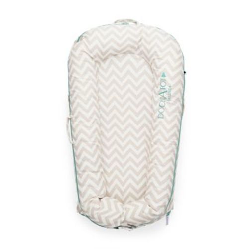 DockATot® Deluxe+ Dock in Silver Lining Chevron - BEIGE - LOUNGER