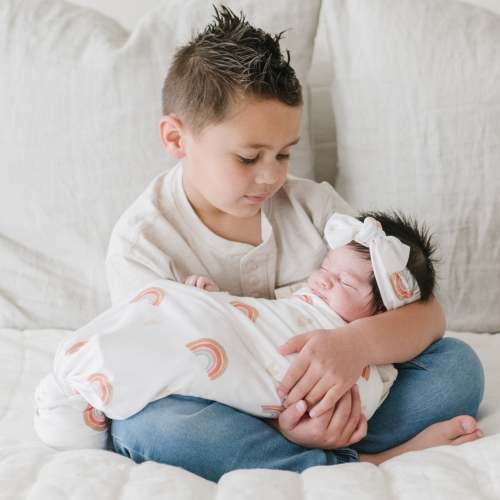 STRETCHY SWADDLES, HATS & BOWS