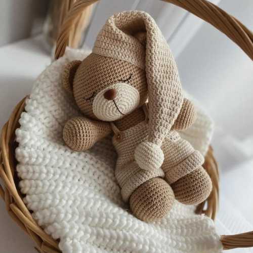 Handmade Amigurumi Bear – Cozy Crochet Sleep Companion for Children, Soft and Safe Bedtime Buddy, Ideal Gift for Kids
