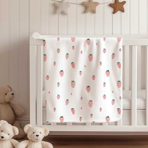 Sweet Strawberry Soft Fleece Baby Blanket, Cozy Nursery Decor, Infant Essentials, New Mom & Baby Shower Present, New Mom Gift İdea