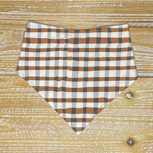 Bandana Bib in Woolley Umber