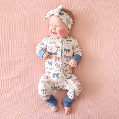 Bow White Baby Convertible Sleeper | Ariana