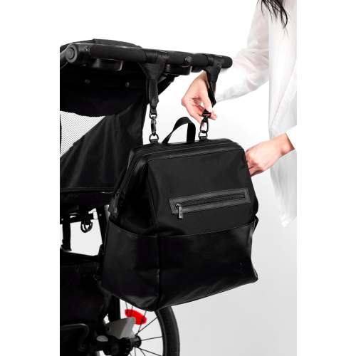 BÉIS 'The Diaper Backpack' in Black - Black Diaper Bag & Diaper Backpack