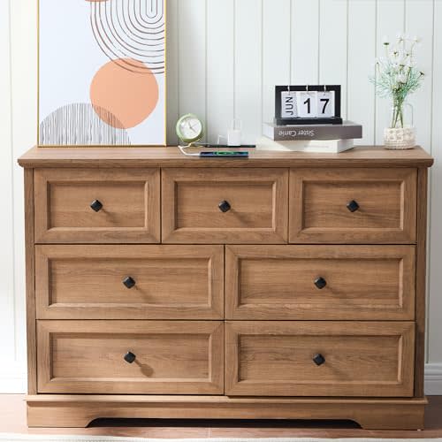 NONGSHIM Dresser for Bedroom with 7 Deep Drawers, Modern Dressers with Charging Station 7 Chest of Drawers, Wood Storage Organizer Dresser, Nursery Dressers for Living Room, Hallway, Natural Oak