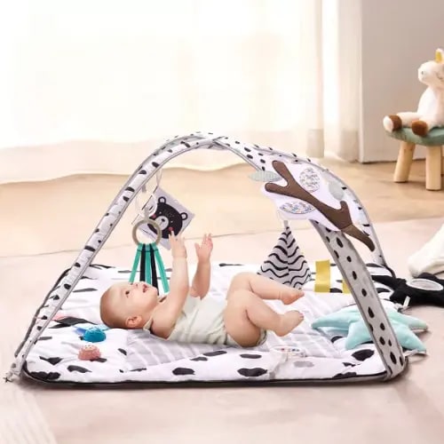 VEVOR Baby Play Gym Mat, Tummy Time Mat with 6 Sensory Toys, Baby Activity Mat with 2 Touch Balls & Soft Fabric, Black&White