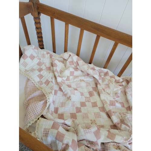 Bows and Gingham QUILTED 6 Layer Gauze Blanket