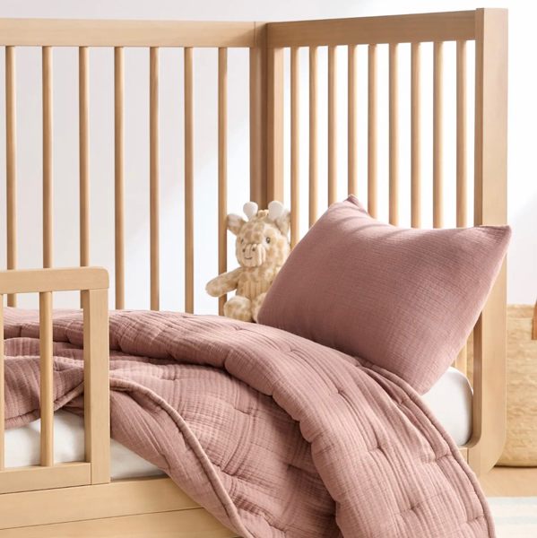 Organic Airy Gauze Toddler Quilt  in Fig