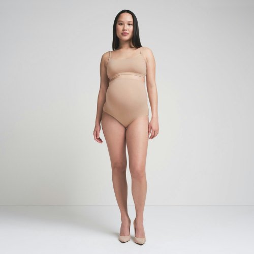 FITS EVERYBODY MATERNITY NURSING SCOOP BRALETTE | CLAY | SKIMS