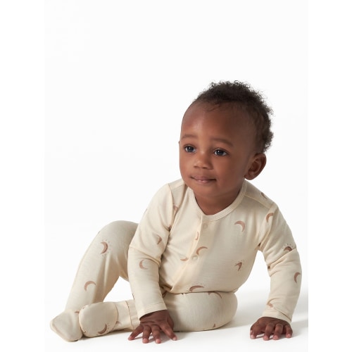 Modern Moments by Gerber Super Soft Baby Unisex Sleep 'n Play Footed Pajamas, Sizes Preemie-6/9M