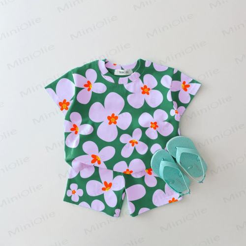 Baby Lovely Flowers Tee and Shorts 2-piece Set