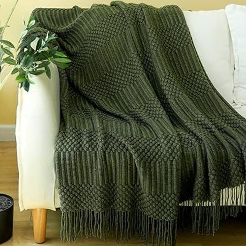 Blagic Knitted Throw Blanket for Couch, Bed and Sofa. Super Soft Blanket with Tassels, Dark Green Throw Blanket, 60 x 80 Inches Lightweight & Cosy Home Decor
