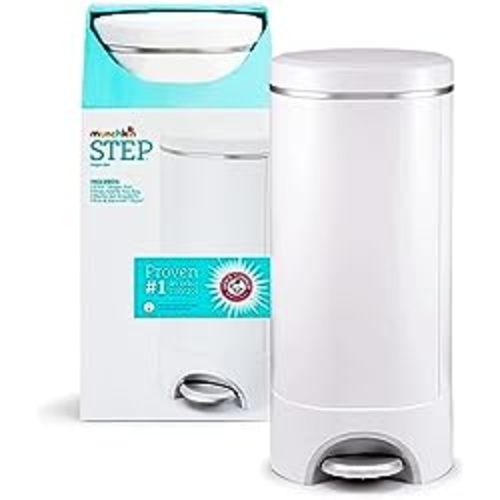 Munchkin Step Diaper Pail Powered by Arm & Hammer with Munchkin Arm & Hammer Diaper Pail Snap, Seal and Toss Refill Bags - Step Diaper Pail + 20 Refills