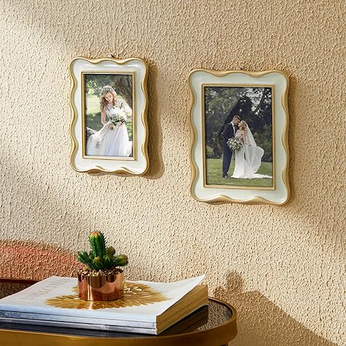 Glitzhome Picture Frame Set of 2, Vintage White with Gold Wavy Edge Resin Tabletop Picture Frames 5x7 & 4x6, HD Glass Front, Wall Hanging Display Home Office Decor