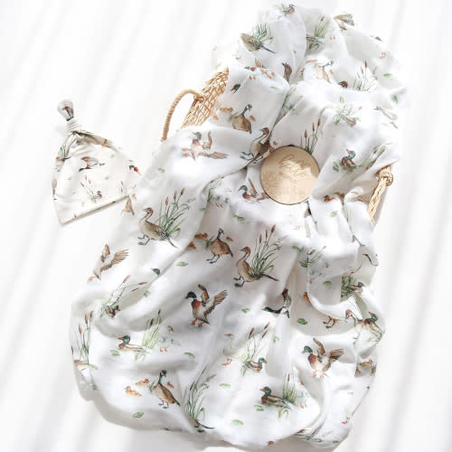 LifeTree Muslin Swaddle Blankets, Muslin Baby Boy Swaddle Blanket and Hat Set with Birth Announcement Card, Newborn Unisex Receiving Blankets Mallard Duck | Newborn, Muslin Baby Boy, Swaddle Blanket, Unisex, Birth Announcement Card, Receiving Blankets