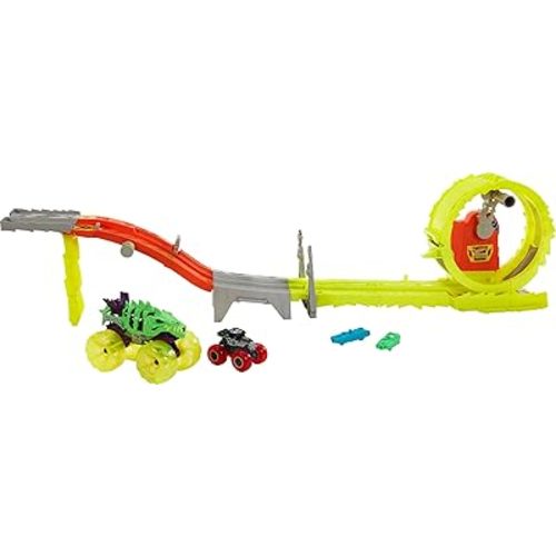 Hot Wheels Monster Trucks Track Set & 2 Toy Trucks: Oversized Skelesaurus & 1:64 Scale Bone Shaker, Race & Chase Challenge with 2 Crushed Cars