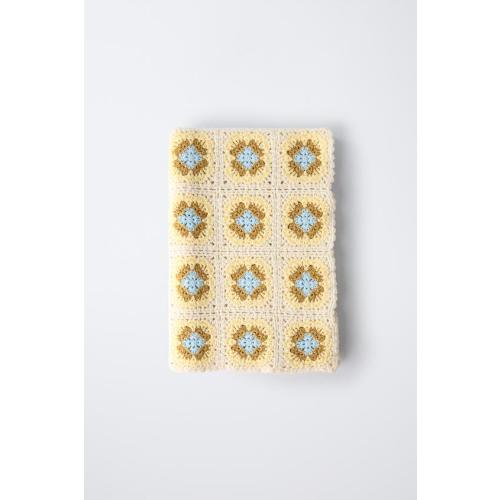 FLORAL CROCHET KNIT THROW