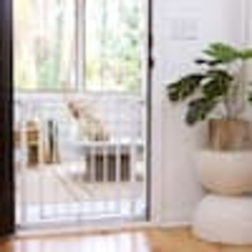 Summer Infant Doorway 37 in. S Series Quad Cam Lock Gate in White for Baby and Pet 27144