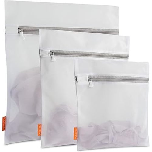 Polecasa Premium Mesh Laundry Bags with Sturdy Zipper for Delicates - 3 Pack Durable Laundry Wash Bags - Protect Clothes in Washing Machine - 1 Large, 1 Medium, 1 Small