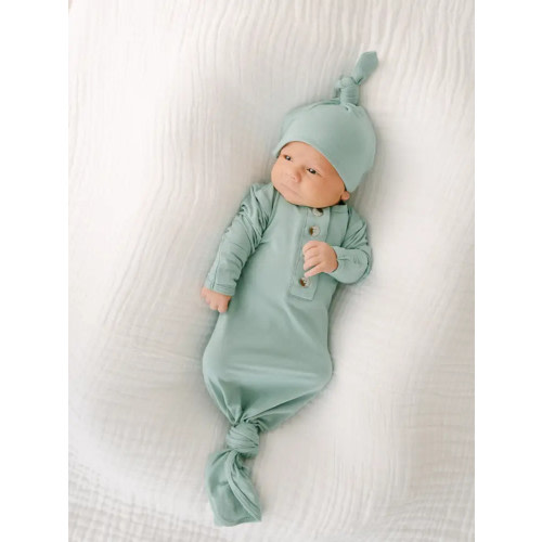 Stroller Society Knotted Baby Gown and Hat Set in Mint (Henley Style)