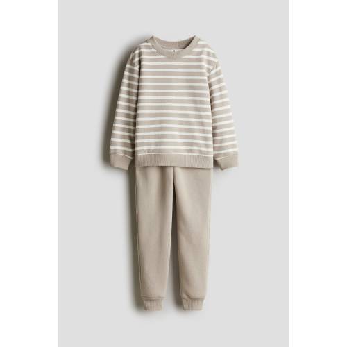 2-PIECE SWEATSUIT
