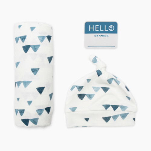 Lulujo Swaddle & Knotted Hat - Navy Triangles, 0-4 M