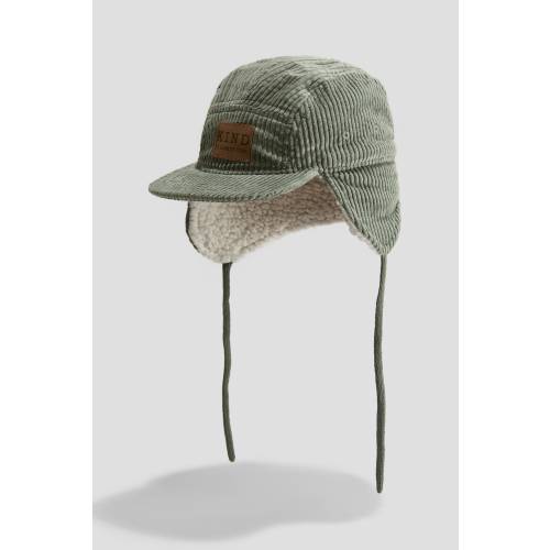 CAP WITH EARFLAPS