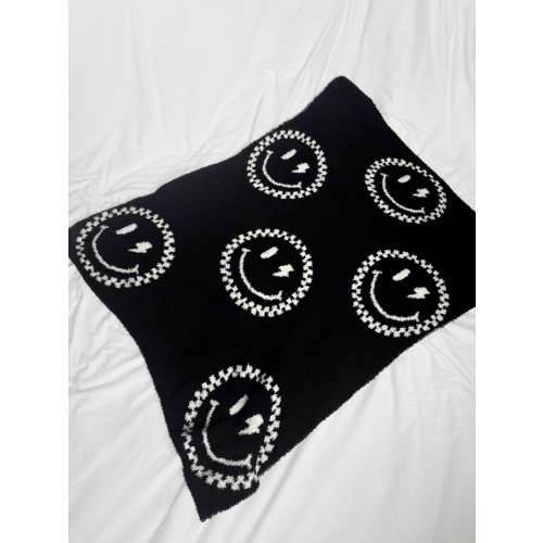 Checkered Smiley | Plush Knit Blanket