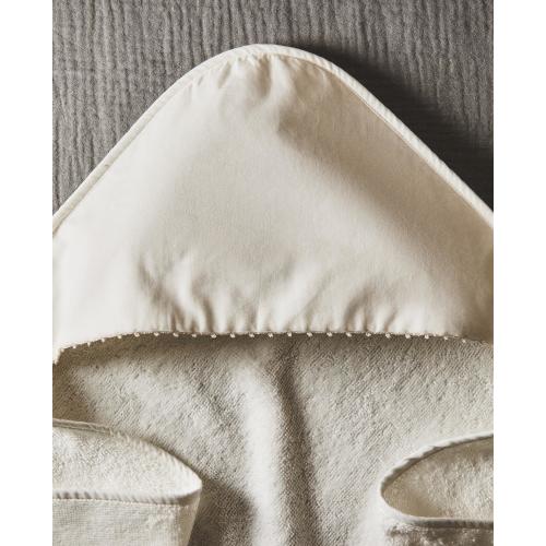HOODED BABY TOWEL WITH TRIM DETAIL